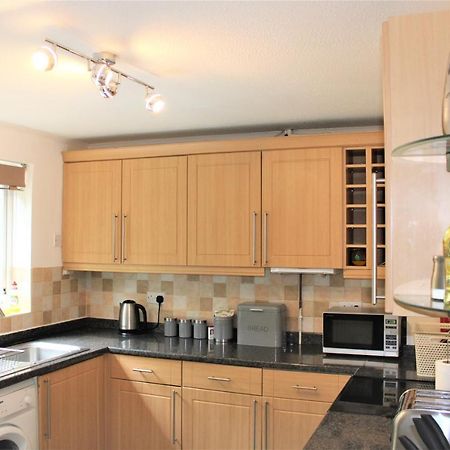 Homely And Budget Friendly 3 Bed House Sleeps 6 Free Parking! Milton Keynes Ngoại thất bức ảnh