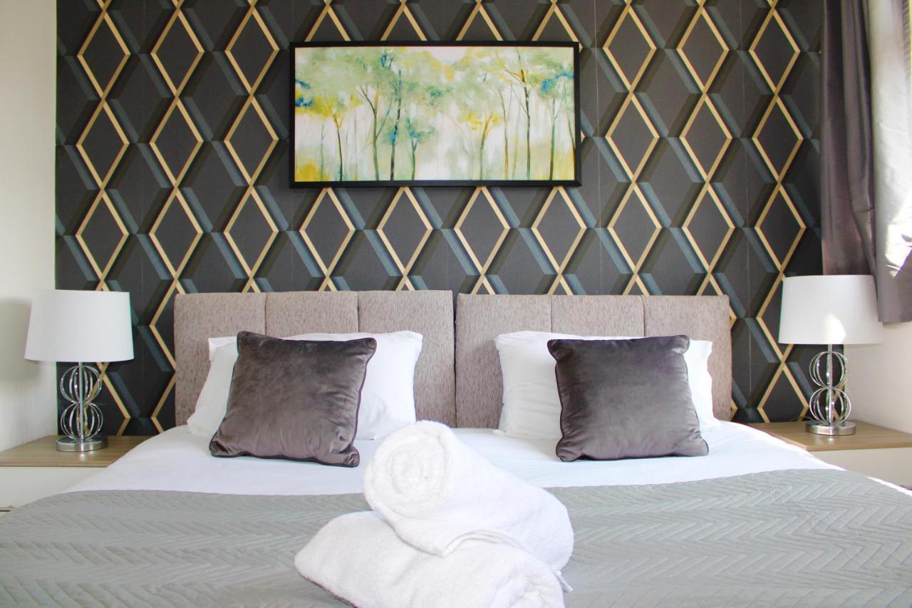 Homely And Budget Friendly 3 Bed House Sleeps 6 Free Parking! Milton Keynes Ngoại thất bức ảnh