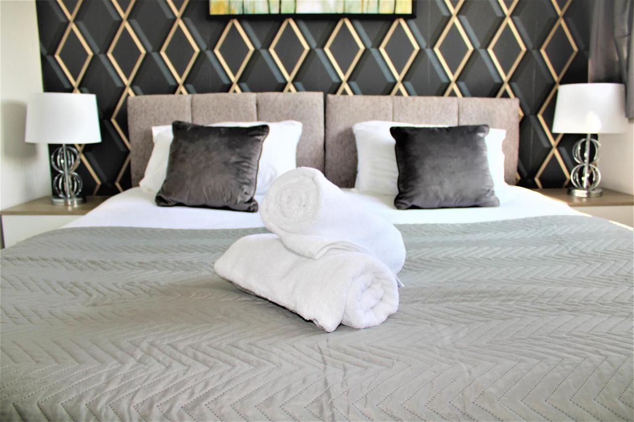 Homely And Budget Friendly 3 Bed House Sleeps 6 Free Parking! Milton Keynes Ngoại thất bức ảnh