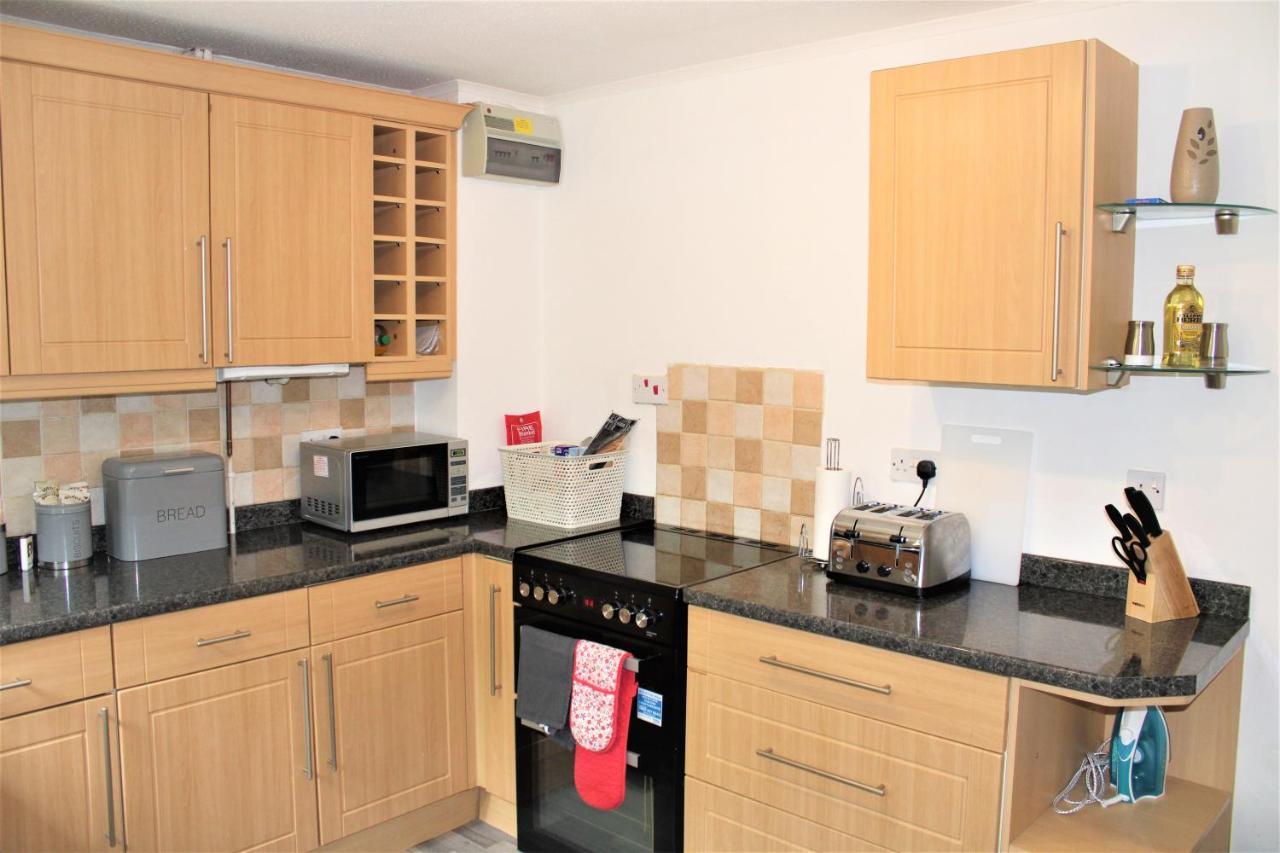 Homely And Budget Friendly 3 Bed House Sleeps 6 Free Parking! Milton Keynes Ngoại thất bức ảnh